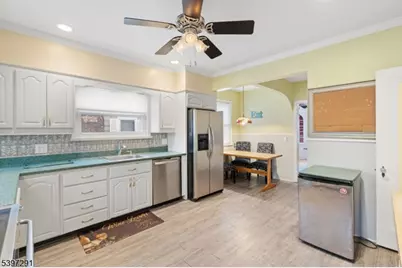 71 Georgian Ct, Hillside, NJ 07205 - Photo 12