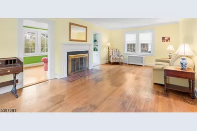 71 Georgian Ct, Hillside, NJ 07205 - Photo 4