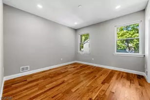 63 Oak St, East Orange, NJ 07018 - Photo 12