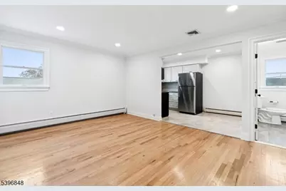 3 Witherspoon St Unit 2, Nutley, NJ 07110 - Photo 2