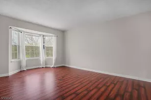 37 Chelsea Ct, Franklin Township, NJ 08823 - Photo 10