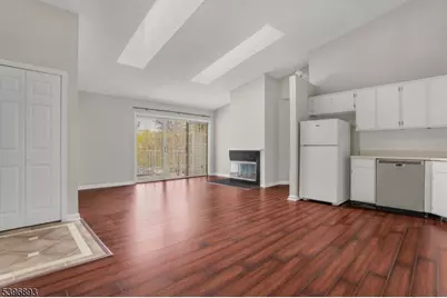 37 Chelsea Court, Franklin Township, NJ 08823 - Photo 4