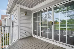 37 Chelsea Ct, Franklin Township, NJ 08823 - Photo 16