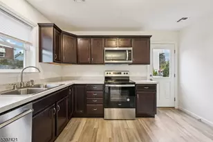 19 Beekman St, Manville, NJ 08835 - Photo 8