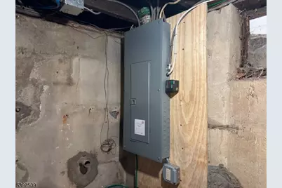 10 Brooks Blvd, Manville, NJ 08835 - Photo 6