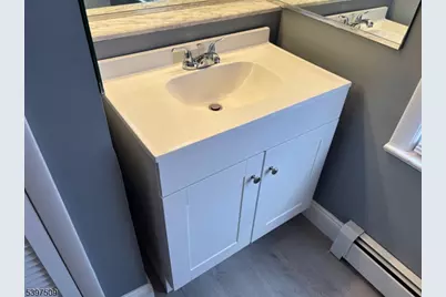 10 Brooks Blvd, Manville, NJ 08835 - Photo 12