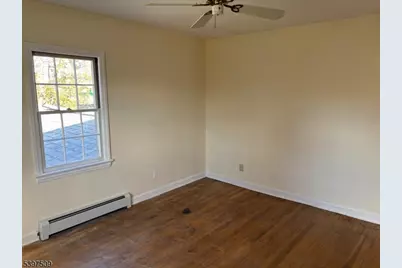 10 Brooks Blvd, Manville, NJ 08835 - Photo 26