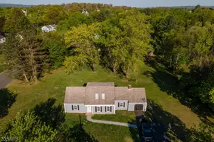 908 Maple Dr, Greenwich Township, NJ 08886 - Photo 2