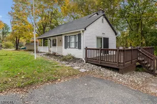 324 Tunnel Rd, Bethlehem Township, NJ 08802 - Photo 6