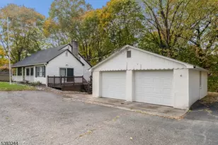 324 Tunnel Rd, Bethlehem Township, NJ 08802 - Photo 2