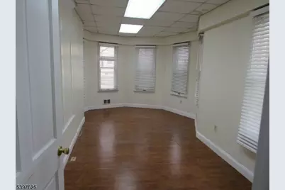 623 Georges Rd 1B, North Brunswick Township, NJ 08902 - Photo 2