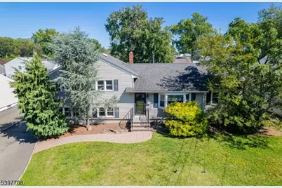 30 Brant Ave, Clark Township, NJ 07066 - Photo 2