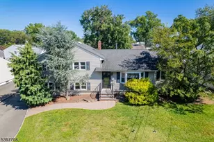 30 Brant Ave, Clark Township, NJ 07066 - Photo 2