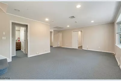 30 Brant Ave, Clark Township, NJ 07066 - Photo 14