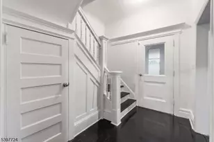 21 Leslie St, Newark, NJ 07108 - Photo 2