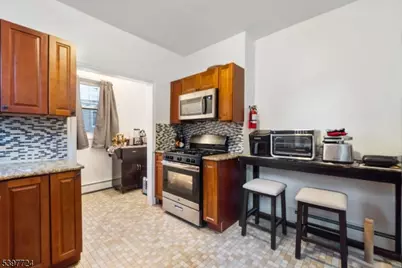 21 Leslie St, Newark, NJ 07108 - Photo 10