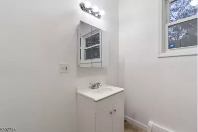 21 Leslie St, Newark, NJ 07108 - Photo 16