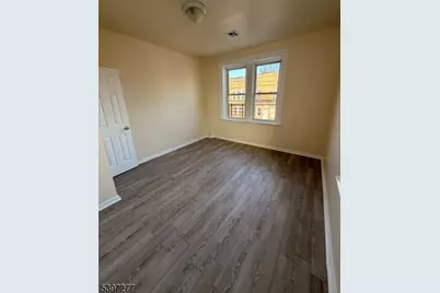 120 Bragaw Ave #3, Newark, NJ 07112 - Photo 6