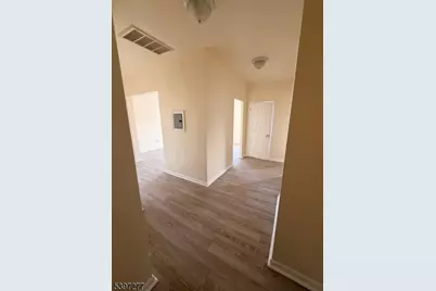 120 Bragaw Ave #3, Newark, NJ 07112 - Photo 8