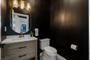 33 Randolph Pl, Newark, NJ 07108 - Photo 8