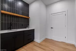 33 Randolph Pl, Newark, NJ 07108 - Photo 6