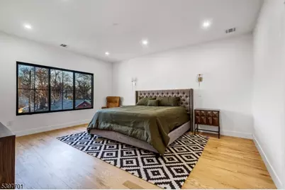 33 Randolph Pl, Newark, NJ 07108 - Photo 22