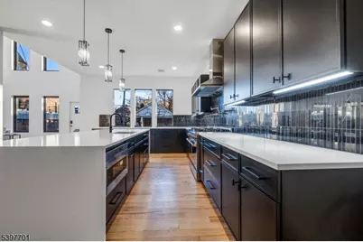 33 Randolph Pl, Newark, NJ 07108 - Photo 12