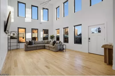 33 Randolph Pl, Newark, NJ 07108 - Photo 10