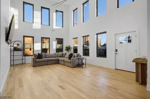 33 Randolph Pl, Newark, NJ 07108 - Photo 10