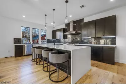 33 Randolph Pl, Newark, NJ 07108 - Photo 14