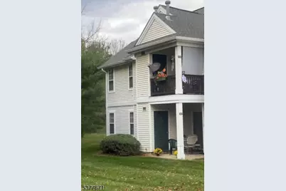 870 Honeybrook Cir, Lopatcong Township, NJ 08886 - Photo 2