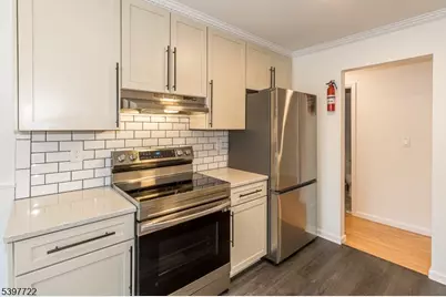 530 Park Ave #214, Scotch Plains Township, NJ 07076 - Photo 4