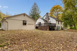 324 Tunnel Rd, Bethlehem Township, NJ 08802 - Photo 8