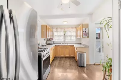 140 W Lincoln Ave, Roselle Park, NJ 07204 - Photo 6