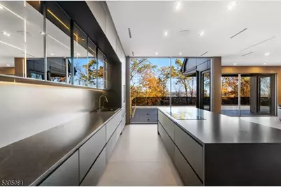 8 Flintlock Ct, Totowa, NJ 07512 - Photo 6