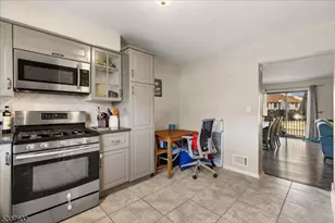 112 Wildflower Ln, Hillsborough Township, NJ 08844 - Photo 6