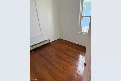 23 Barrington Ave, Clifton, NJ 07011 - Photo 10