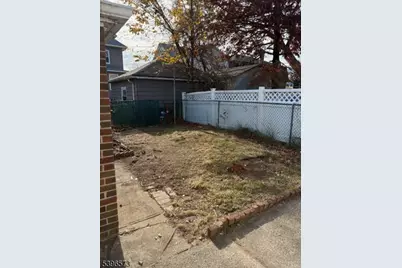 23 Barrington Ave, Clifton, NJ 07011 - Photo 4