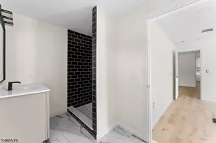 585 McChesney St, Orange, NJ 07050 - Photo 20