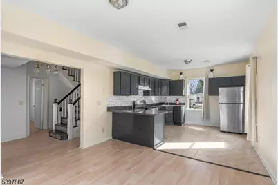 76 N 17th St, East Orange, NJ 07017 - Photo 4