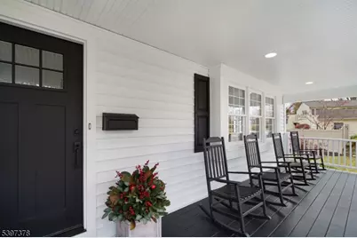 4 Leslie Ave, Florham Park, NJ 07932 - Photo 4