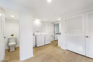 4 Leslie Ave, Florham Park, NJ 07932 - Photo 28