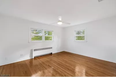 4 Leslie Ave, Florham Park, NJ 07932 - Photo 24