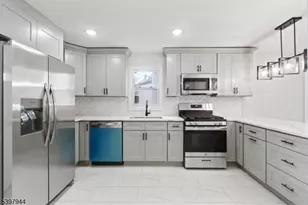 326 Ogden St, Orange, NJ 07050 - Photo 24