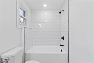 326 Ogden St, Orange, NJ 07050 - Photo 8