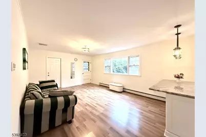 8 New England Dr, Parsippany, NJ 07034 - Photo 4