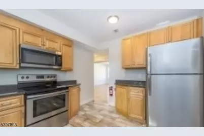 15 Olyphant Pl #2, Morristown, NJ 07960 - Photo 4