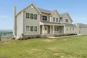 4 Spring Ct, Lopatcong Township, NJ 08865 - Photo 1