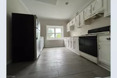 135 W Chrystal St, Dover, NJ 07801 - Photo 2