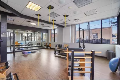 10 E Willow St, Millburn, NJ 07041 - Photo 8